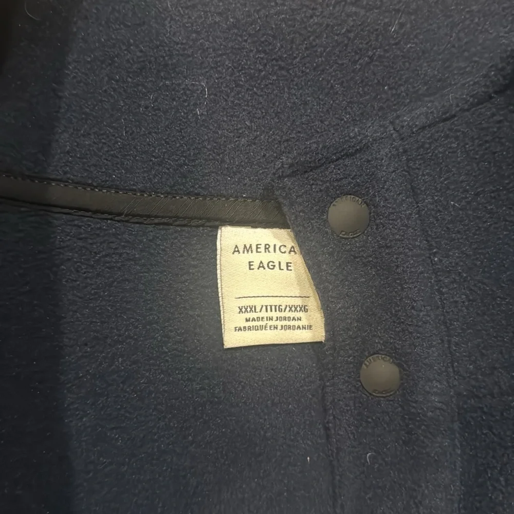 American Eagle crew neck fleece pullover - Picture 3 of 5